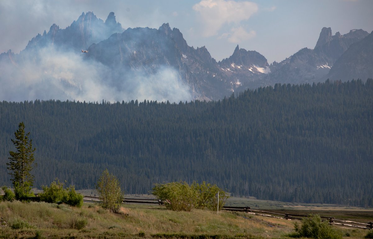 e_thurber's tweet photo. Bench Lake Fire #Idaho #wildfire #Sawtooths https://t.co/Ggjos7JJQQ