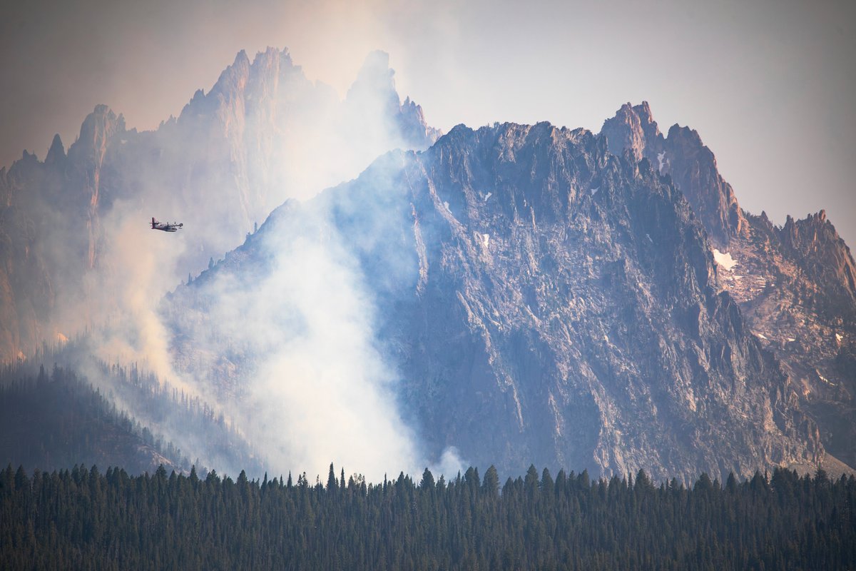 e_thurber's tweet photo. Bench Lake Fire #Idaho #wildfire #Sawtooths https://t.co/Ggjos7JJQQ