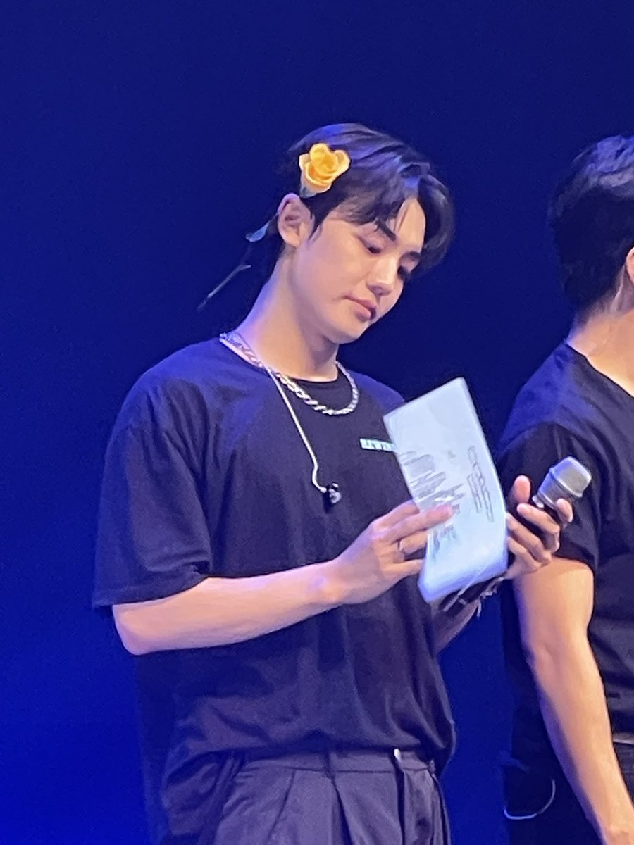 lunedearose's tweet photo. spending my 20th birthday with ace was so magical! thank you @_mymusictaste and our hard working boys @official_ACE7 for such an amazing tour <3 until next time!
#Rewinding_ACE
#ACE_2024USTour_REWINDUS #ACE_REWINDUS #FindMyCHOICE
#ACE #์์ด์ค https://t.co/T2QhKMKkYM