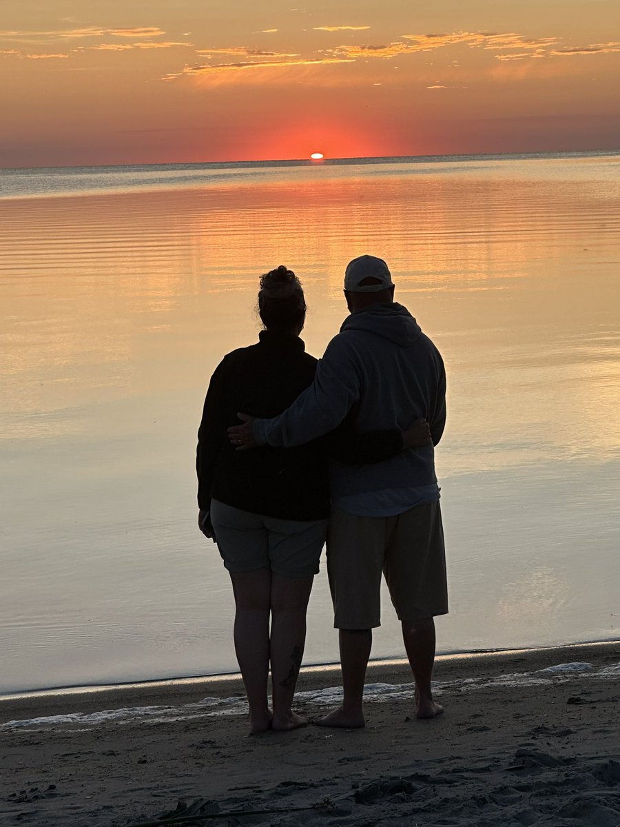 netropolis's tweet image. The one I want to see all my sunsets with…