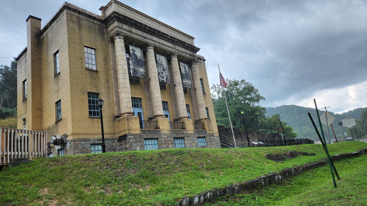 smore4672's tweet photo. Two consecutive weekends fishing with Dr. Bensadoun. Kimball was overcast and rainy today (McDowell County), with modest results. 

WW1 Memorial there beset by abandoned houses in a dying town. Strange to consider their lives and what was once. https://t.co/iSYo3S27pQ
