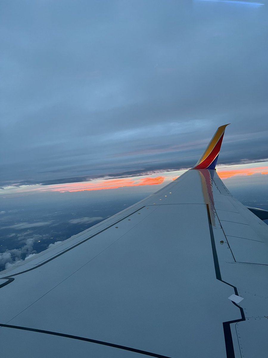 schmittyyyy's tweet photo. @SouthwestAir 

Thank you for getting me out of a mess!! https://t.co/p3V3i1PwDn