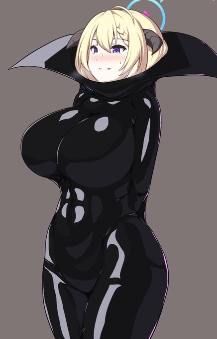 ラバーで全身ぴっちり拘束された鰐渕アカリ 