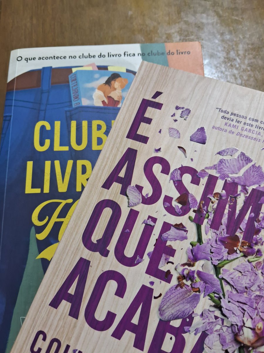 não consigo ler só um livro ao mesmo tempo e acabo percebendo como meus gostos são diferentes