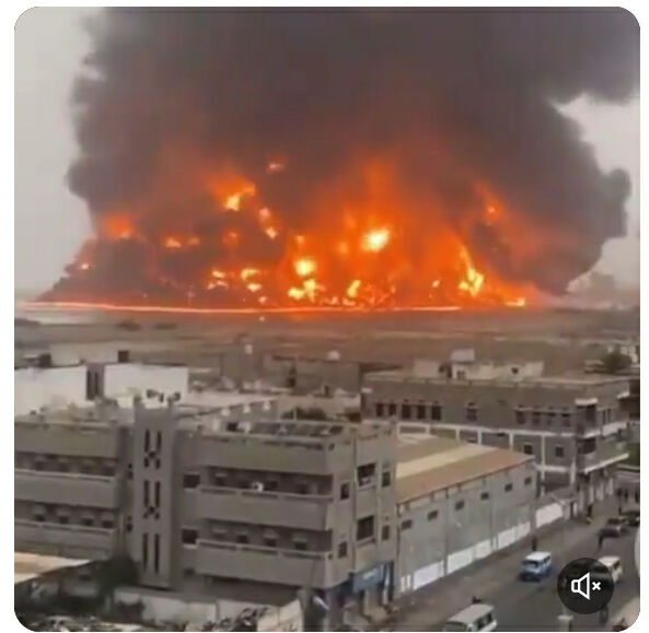 المليشيات الحوثية الاجراميه هي سبب كل خراب ودمار في اليمن .
المليشيات الحوثية اساس الارهاب وهي من تجلب الخراب والدمار لليمن والذي يقول غير ذلك ياكل تبن 
#الحديدة 
#الحوثي_حليف_الصهاينه_والامريكان 
#الحوثي_يدمر_اليَمَن_والشعب