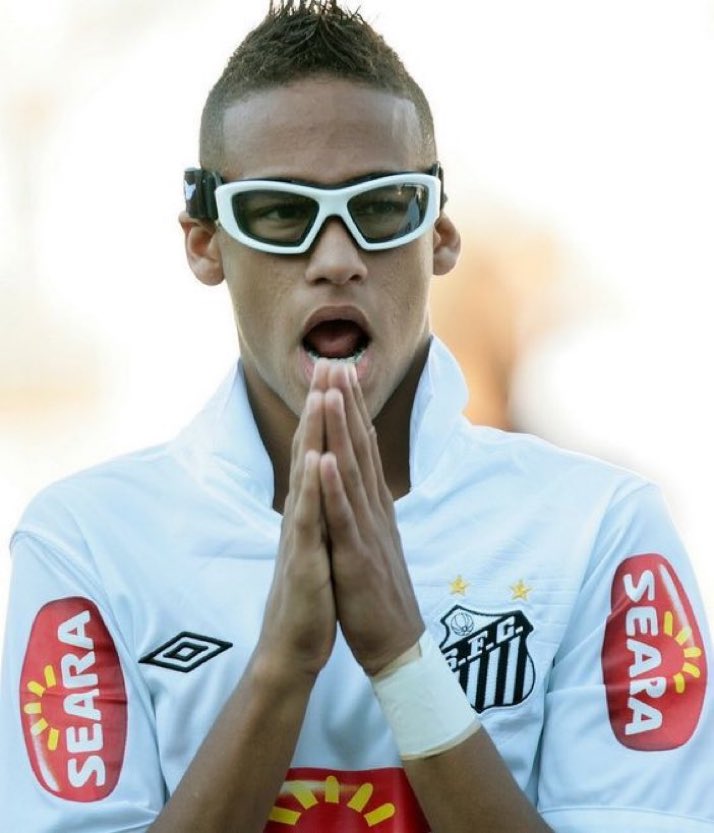 futnostalgico's tweet photo. Neymar em 2010.

Nostálgico! https://t.co/nFtoOFAPod