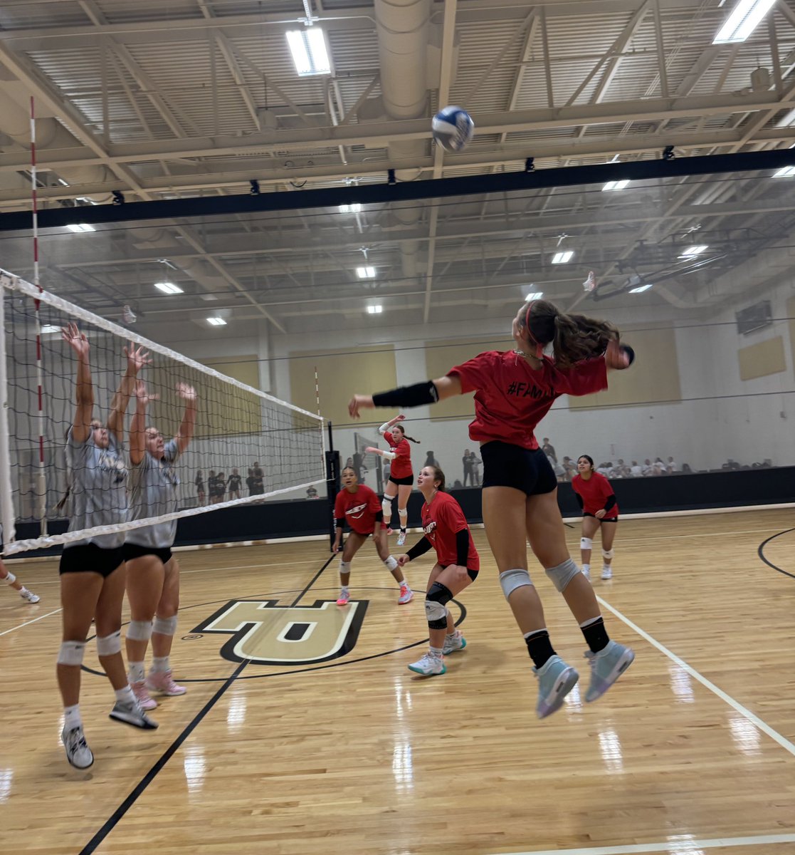 LafJeffVball's tweet photo. Day 2 of Purdue Camp 🟡⚫️
In 11 &amp; 1/2 hours of volleyball today, consistency, hustle, and hard work never lacked. Super proud of this group of girls for showing up today and continuing to learn and get better!

#FAMILY https://t.co/fXxMJJoHtt