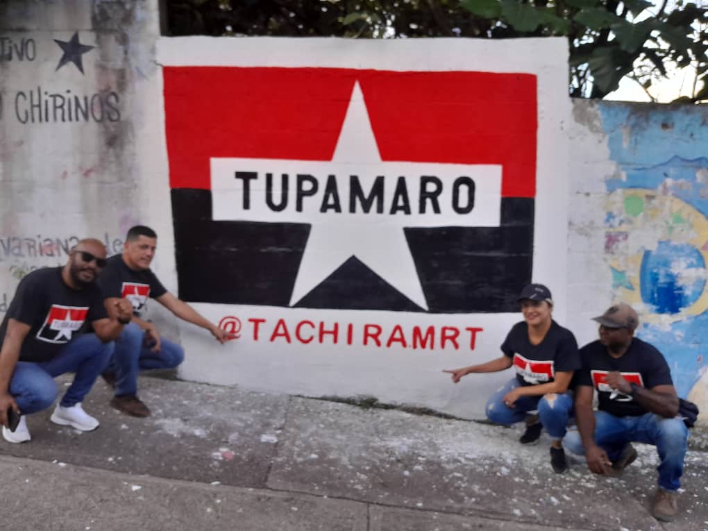 ¿Y los TUPAMARO donde están?
¡Apoyando a Nicolás! 🎨

🔴⚫ Desde el Municipio Cárdenas del Edo. @tachiraMRT nuestros camaradas continúan #PintandoVictoria apoyando al candidato a la Patria nuestro Gallo Nico. 🐓

VOTA TUPAMARO 🗳️
<a href="/NicolasMaduro/">Nicolás Maduro</a>
#TupamaroConNico