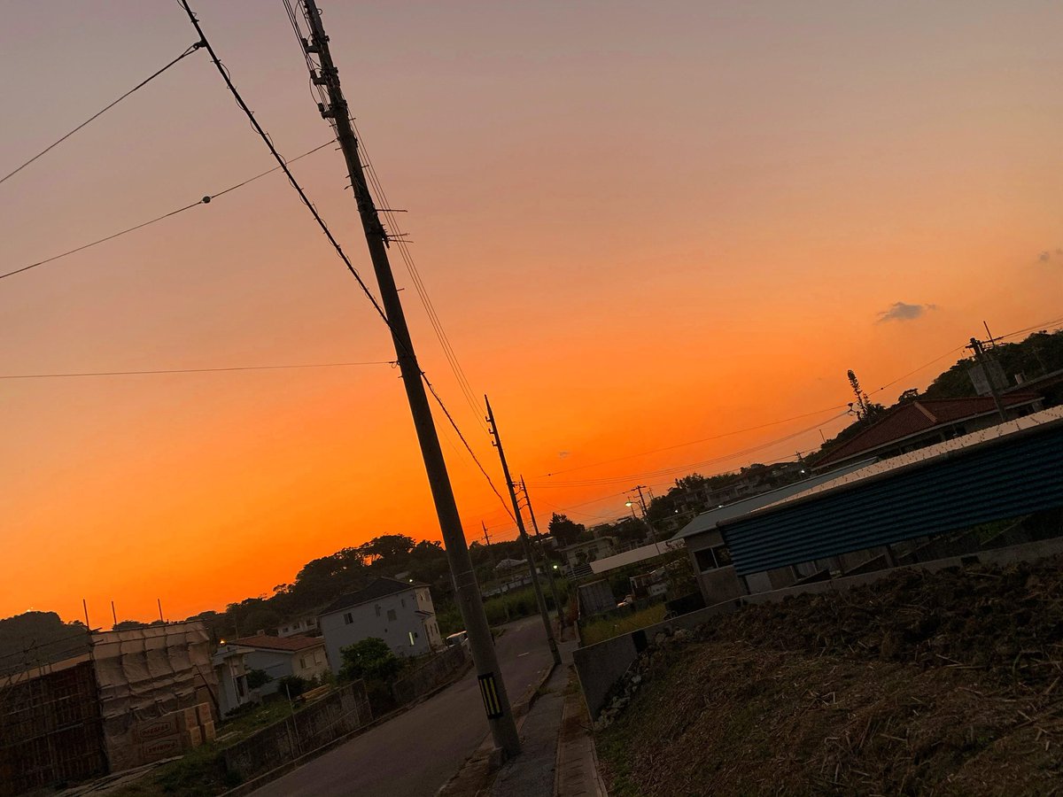 Saaaku333's tweet photo. #Japan #Okinawa #沖縄
#沖縄の空 #夕陽 #景色 https://t.co/EmZ4jBj9pg