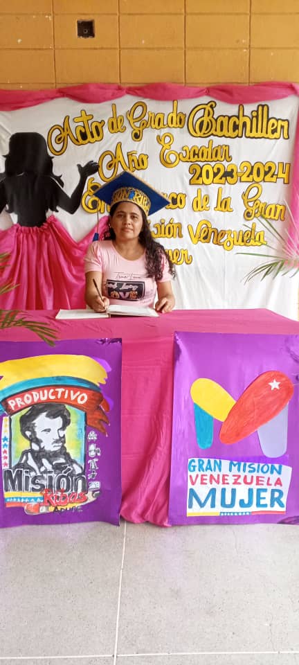 #20Jul Acto de Grado en el marco de la Gran Misión Venezuela Mujer, Vertice 2 Educacia, las mujeres de la Misión Ribas, INCES, Escuelas de Emprendimientos, y modalidad de Jovenes, Adultos y adultas, recibieron su título de Bachiller, 

#VenezuelaPintaBonito

 <a href="/NicolasMaduro/">Nicolás Maduro</a>