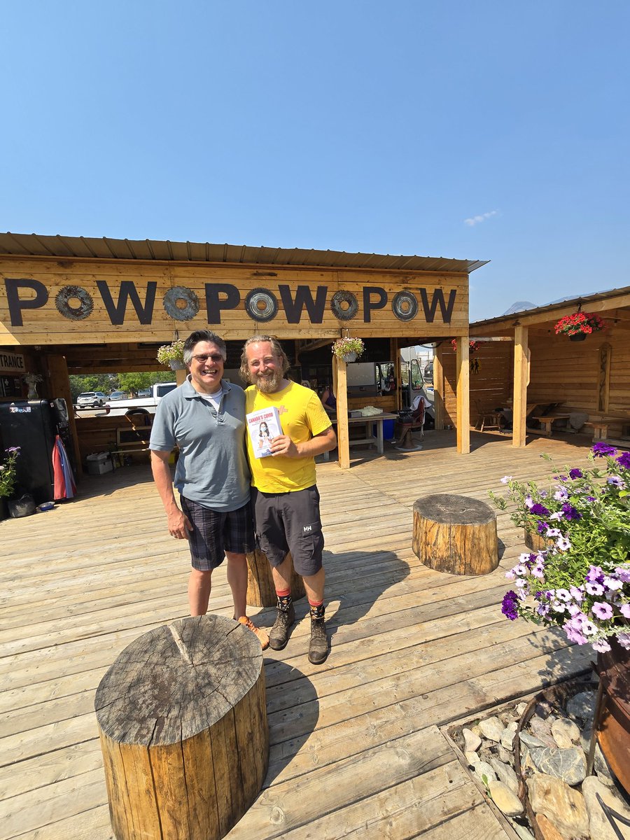 MNavarroGenie's tweet image. I had the pleasure of meeting and visiting with this steely soul, Jesse Johnson (@wopizza4), in Windermere today. Jesse is one of the courageous men who resisted the COVID regime in #Alberta. 

Deena Hinshaw shut his business down for the 'crime' of feeding people and refusing to…