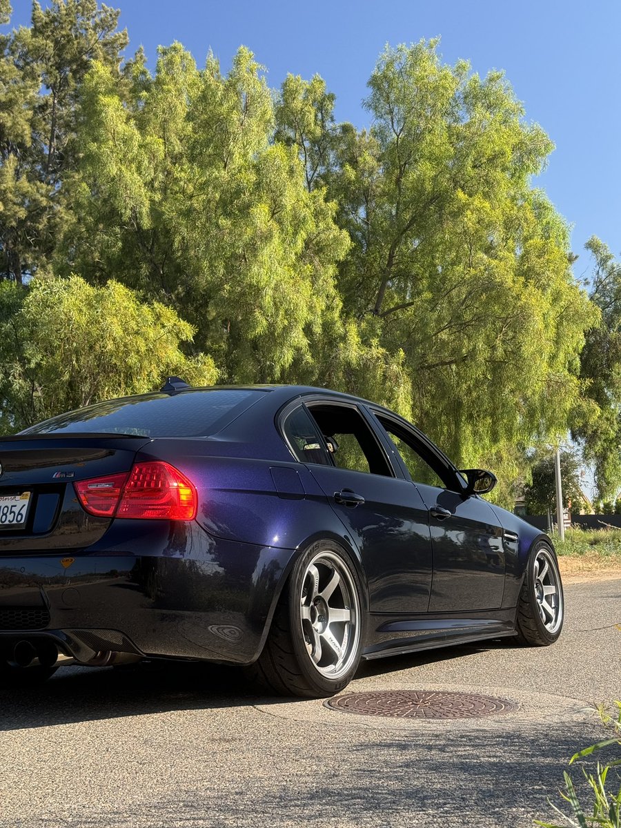 𝚎𝚕𝚒 tweet media