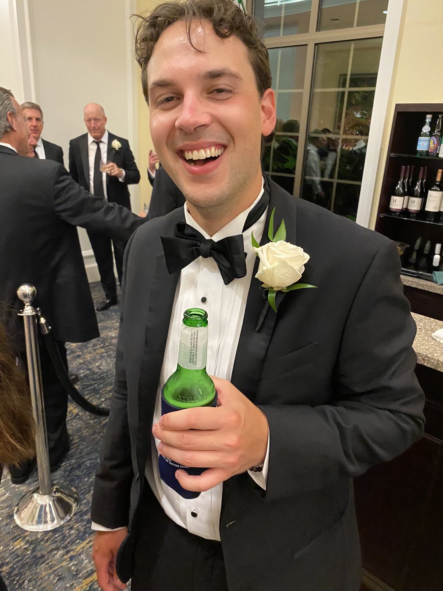 Cole_Becher's tweet photo. @johnnyrokkitt @thatguy0078 @Ben_Buckley1 @JeffNadu just a family man enjoying some Stella’s on this beautiful Saturday night, cheers to you and yours https://t.co/piDZAVnnN6