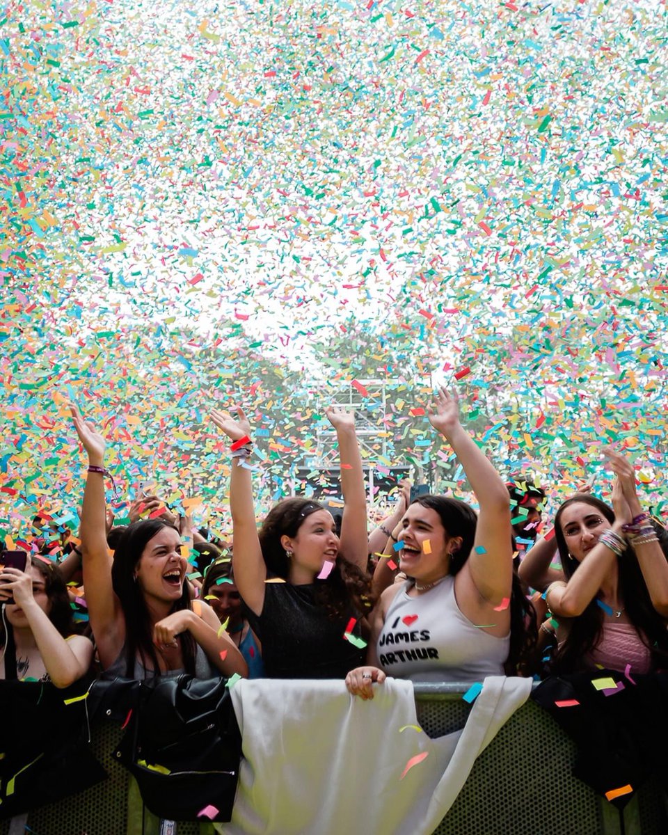 O 2º dia de #MMV24 terminou em grande! 🙌 Um dia cheio de música para os nossos ouvidos 🎶🎸 onde nem a chuva nos parou!
Amanhã estamos juntos para mais um dia espetacular! 🤩 

#MEOMaresVivas #FestivalMEO #MMV24