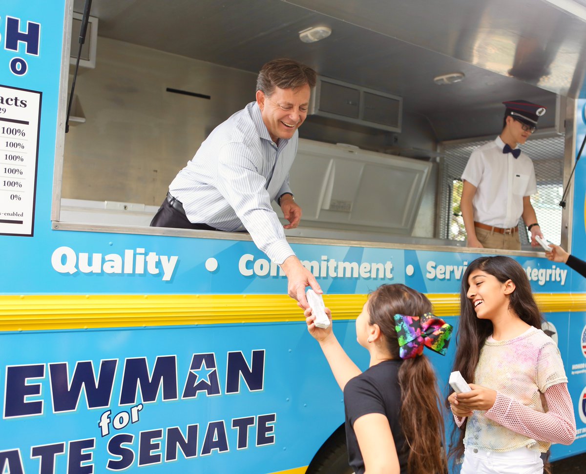 NewmanforCA's tweet photo. Happy #nationalicecreamday from the #BetterSenator Ice Cream Truck๐ฆMy favorite part of the job is spreading cheer throughout Orange County โ one ice cream sandwich at a time! ๐๐ https://t.co/zMtolZO07H