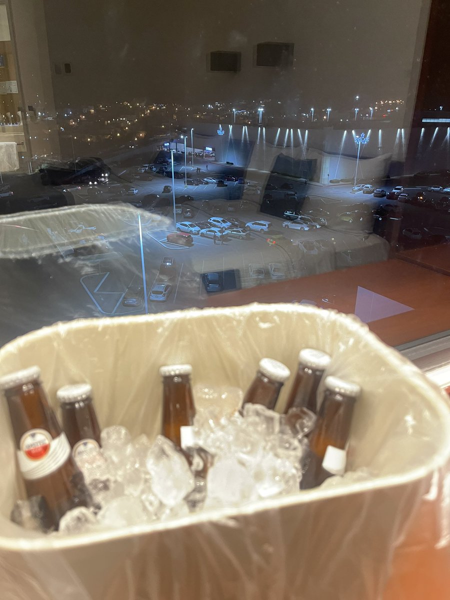 Una putita al año no hace daño. ¡Buen fin de semana!