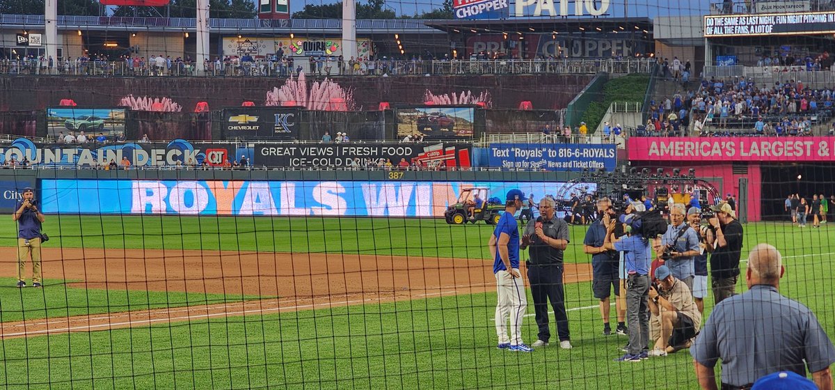 Jayhawk_Linda's tweet image. @JasonHannaphoto #ProStatus 🤣🤣🤣