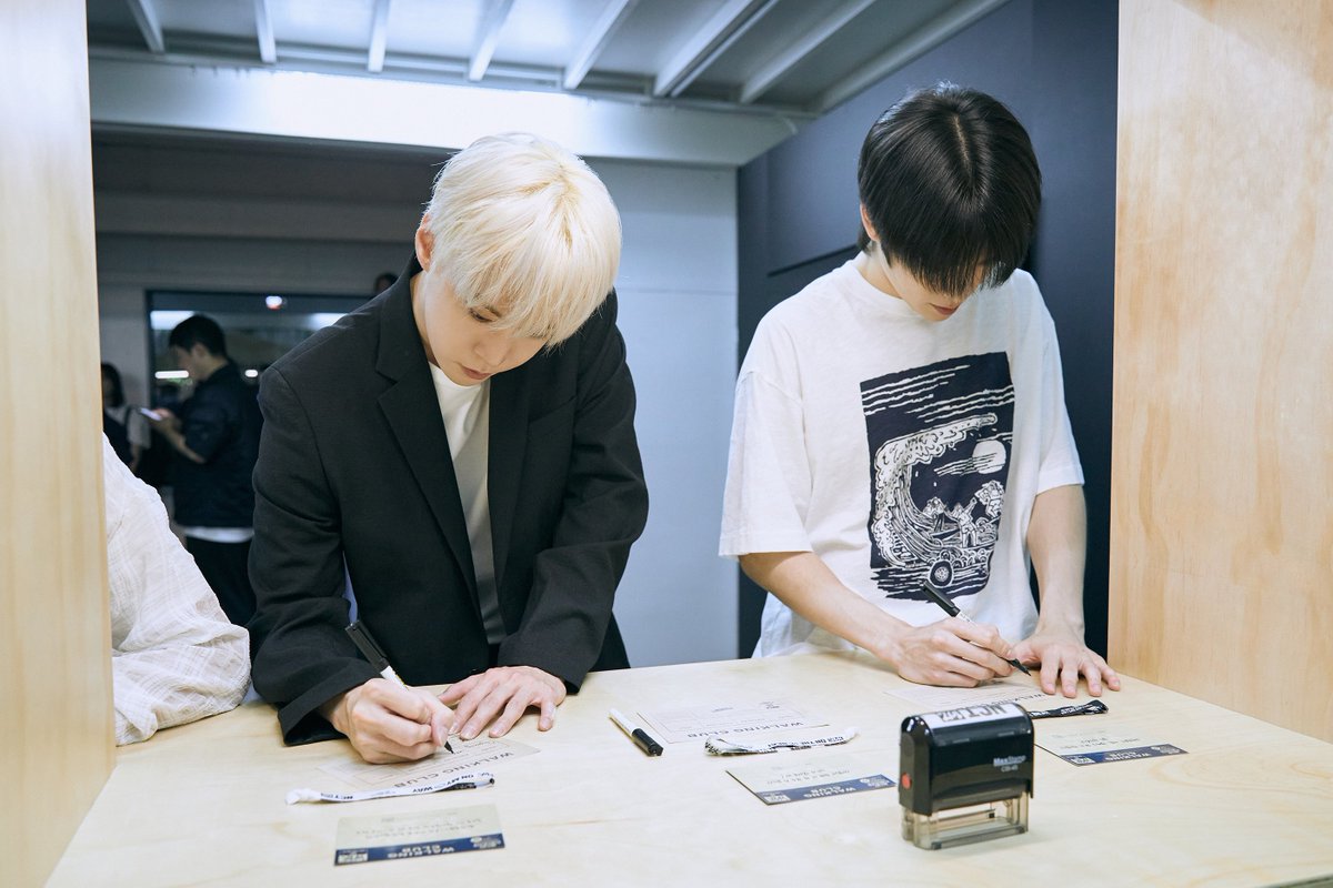 JD2Ylism's tweet image. 2 คนนี้เค้าคลุมโทนขาวดำมาก
กระทั่งสีผมอะ 5555555 🤍🖤