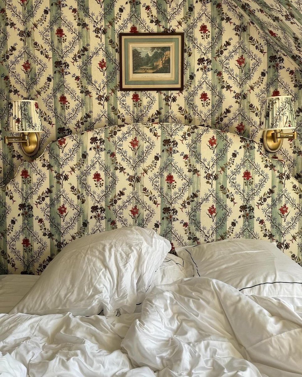 luvmiu13's tweet photo. Is somebody gonna match my freak? (Buy a home together and put up beautiful wallpaper in every room of the house) https://t.co/F8xv2PTZ1B
