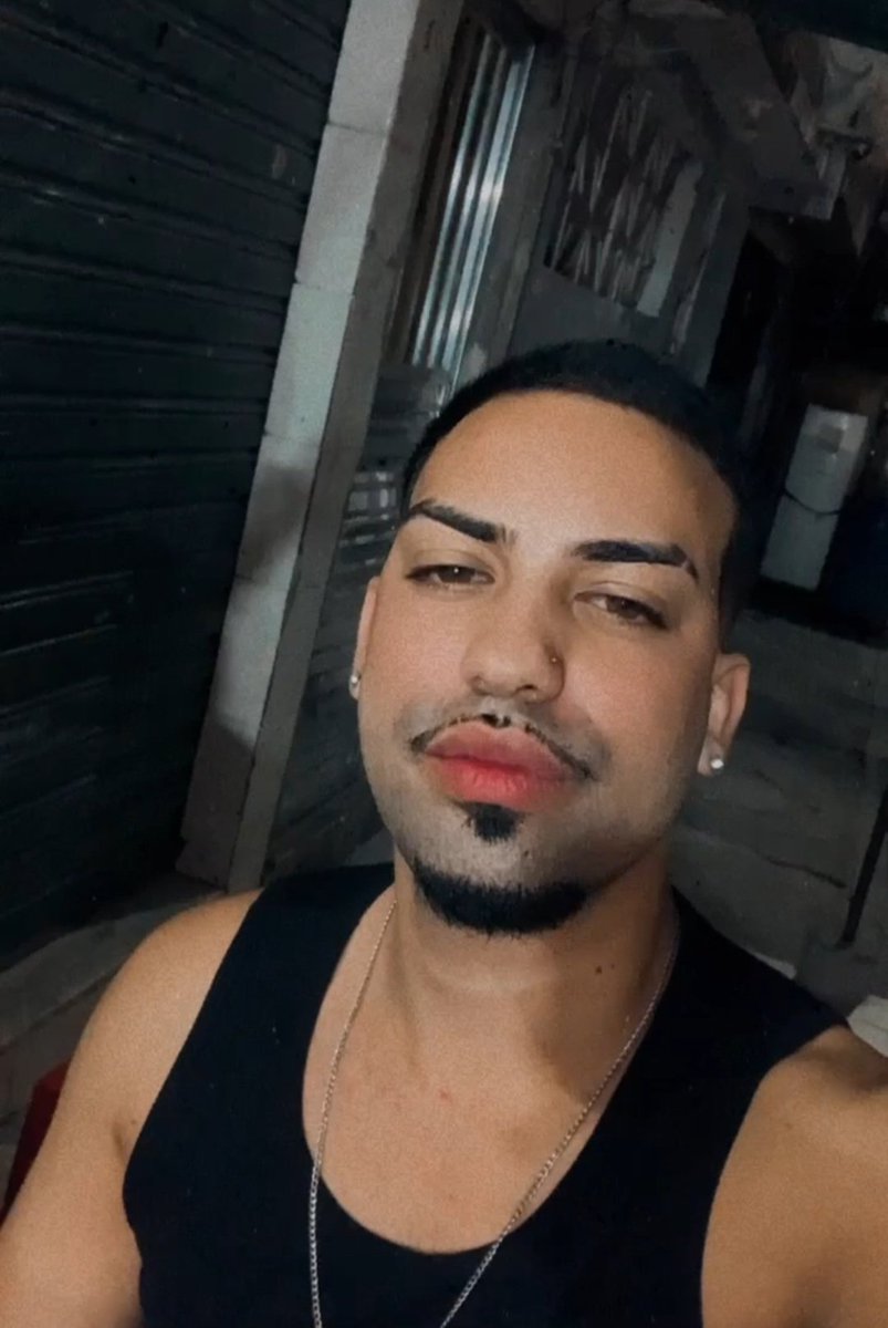 oprinceso71's tweet photo. shining in life ✨️🖤 https://t.co/jUOfrDPZNH