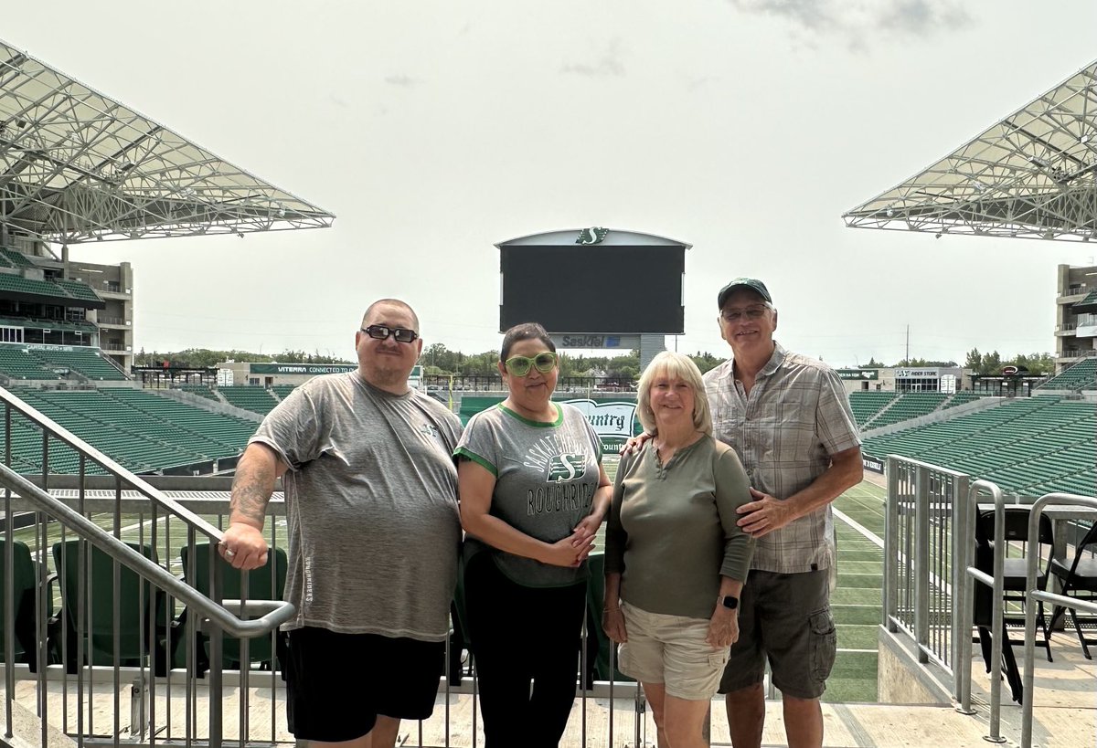 RiderCharm's tweet photo. One last stop at #MosaicStadium for @gbmcd1 & Tammy before they head home tomorrow!!! Glad they got to meet some #CFLFam on their trip!!! π«ΆπΌ#CFLFan π β¦@Prairie_Scotβ© https://t.co/3wARECiD39