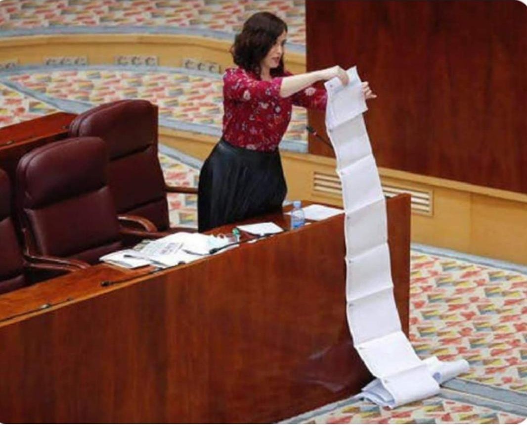Me : weekend pe neend puri karunga 

Mom : ye sab le aaaio
