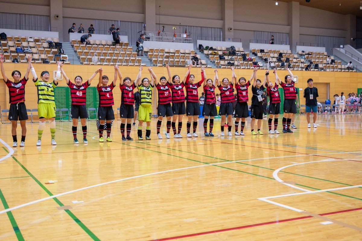 cafuringa_boys's tweet photo. 関東女子フットサルリーグ 第4節
vs バルドラール浦安ラス・チュラス
前半1-0
後半 2-0
Total 3-0
【得点者】
#8中村みづき ×2
#49小栗麻緒
今シーズン初のクリーンシートで
試合を終えることができました🙌🏼
沢山の応援ありがとうございました😊
#cafuringa
#futsal
#関東女子フットサルリーグ https://t.co/W1JauK4mTY