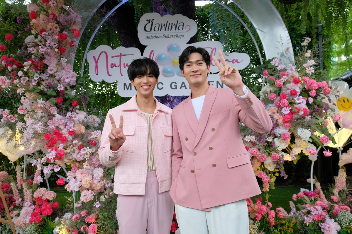 newsplusTH's tweet photo. จูเนียร์ – ฟลุ๊คจ์ ร่วมกิจกรรมซอฟเฟลปลุกกระแสคนรุ่นใหม่ป้องกันภัยจากไข้เลือดออก https://t.co/RGZuJw49ul #newsplusTH #จูเนียร์ฟลุ๊คจ์โมเมนต์ดีดีไม่มีเฟล https://t.co/UZ6yYMsJjZ