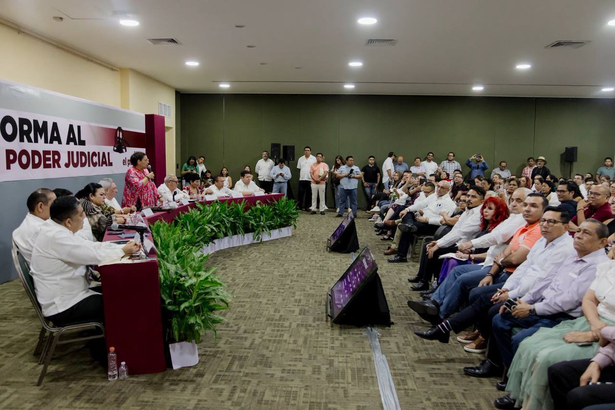 LaydaSansores's tweet photo. Excelente ponencia la presentada hoy por nuestra querida @LeniaBatres Guadarrama, distinguida Ministra de la Suprema Corte de Justicia de la Nación, y destacados abogados campechanos encabezados por Álvaro Arceo Corcuera, en la Asamblea Informativa sobre la Reforma al Poder Judicial impulsada por el Presidente Andrés Manuel @lopezobrador_.

Esta reforma es parte de la 4ª Transformación avalada por 36 millones de mexicanos para dar continuidad a este maravilloso movimiento democrático donde prevalece la voluntad del pueblo. @aostoaortega