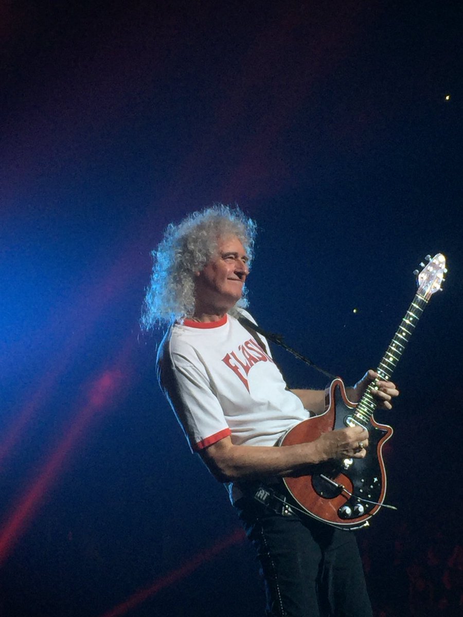 onmybench_david's tweet photo. Happy Birthday Brian! Hope you have a great day! #HappyBirthdayBrianMay https://t.co/ZRgC1BSikR