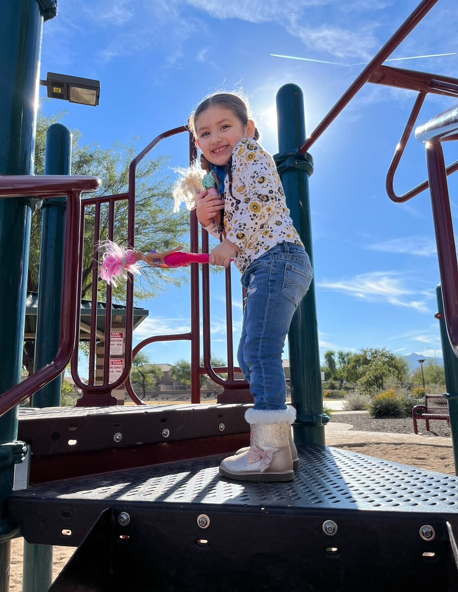 eadritorres's tweet photo. I can’t believe this was two years ago and I can’t believe I’m gonna have a kindergartener in two weeks😭😭😭😭😭 time???? It just left me in the dust crying https://t.co/kfZ9rLAW3D