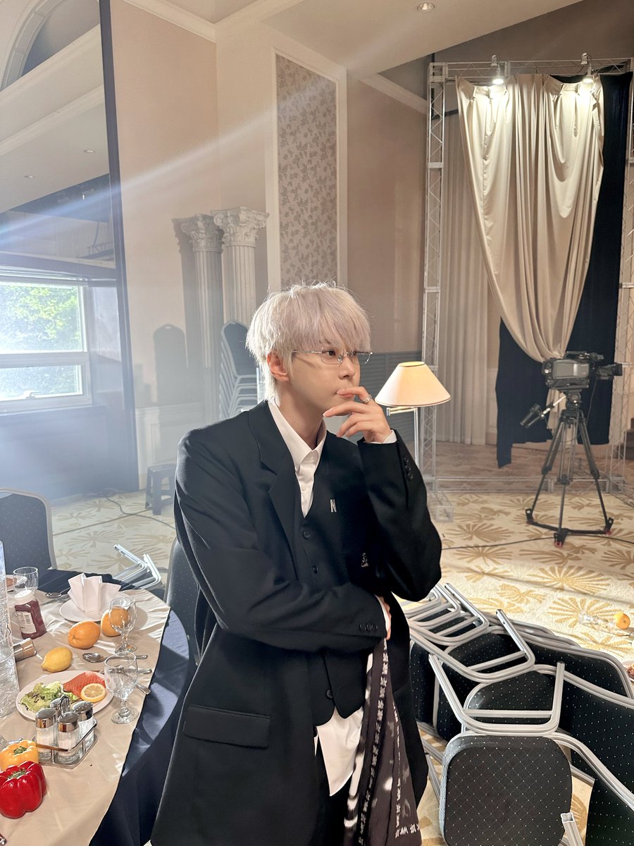 NCTsmtown_127's tweet photo. 🐰👓✨💥

#DOYOUNG #NCT127 #WALK 
#NCT127_WALK #삐그덕 #NCT127_삐그덕
#NCT127_삐그덕_Walk https://t.co/rSNEdZrG2G