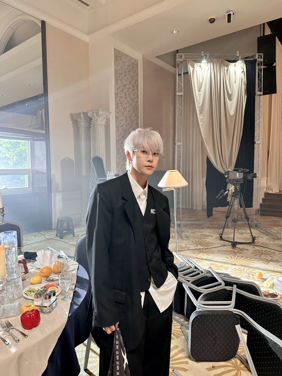NCTsmtown_127's tweet photo. 🐰👓✨💥

#DOYOUNG #NCT127 #WALK 
#NCT127_WALK #삐그덕 #NCT127_삐그덕
#NCT127_삐그덕_Walk https://t.co/rSNEdZrG2G