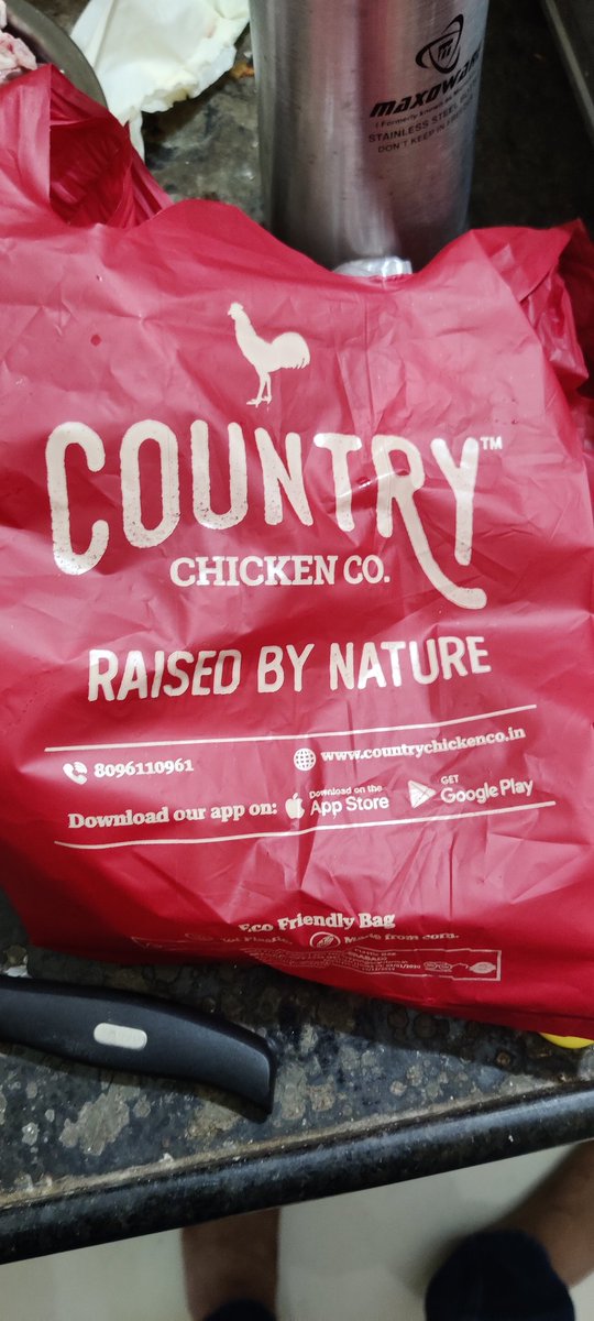 PrakashChikkam's tweet photo. @AFCGHMC @cfs_telangana @CountryChickenC I have ordered chicken from Country chicken co. They have delivered spoiled chicken. Chicken pieces have insects and larva eggs on it. I have attached sample pics. Order was delivered from KPHB country chicken outlet. https://t.co/q1XRudR66k
