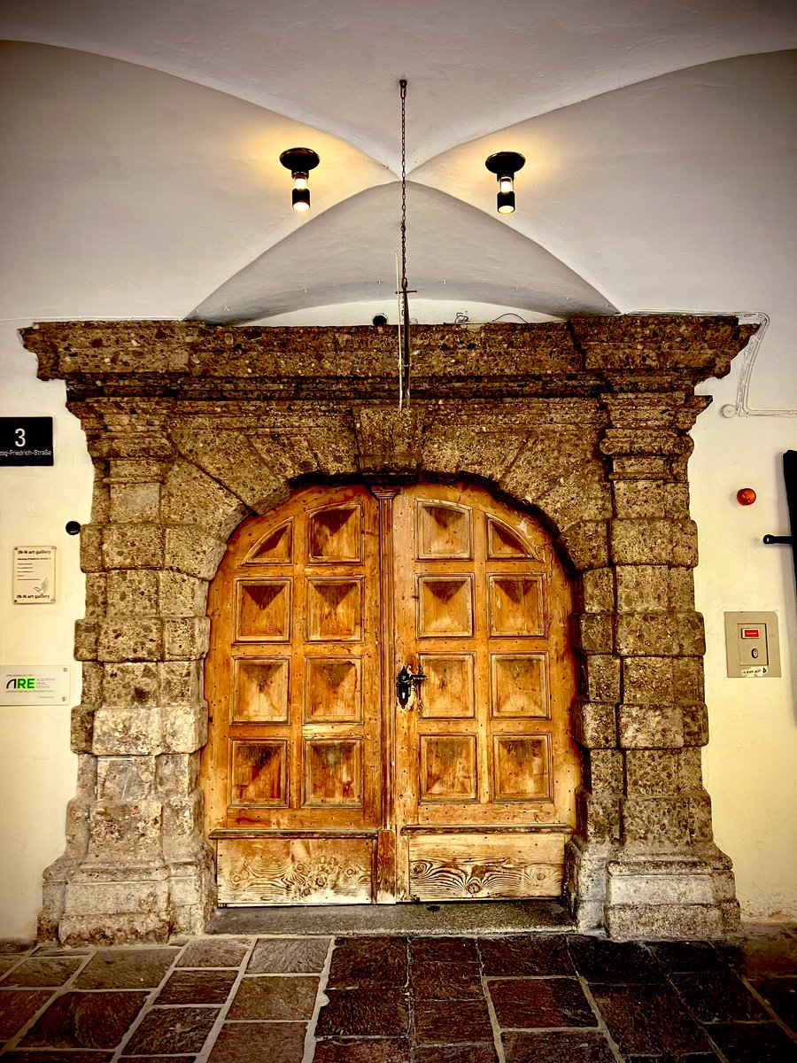 DiemerStefan's tweet photo. Looking forward to the last day of @CADS2024 after a great city tour &amp; a convivial conference dinner. Learned that Innsbruck has 200 small earthquakes every year, there was shipping on the Inn &amp; that in winter you can go from conference to skiing in 15 minutes 😊🏔️⛷️ #CADS2024 https://t.co/5XUY3fXiXJ