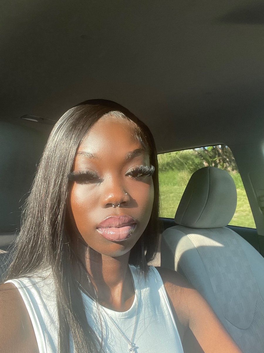 trulychudijay's tweet photo. The same lips I use to get bullied for are the same lips they buying today! https://t.co/Mqdic1GpkR