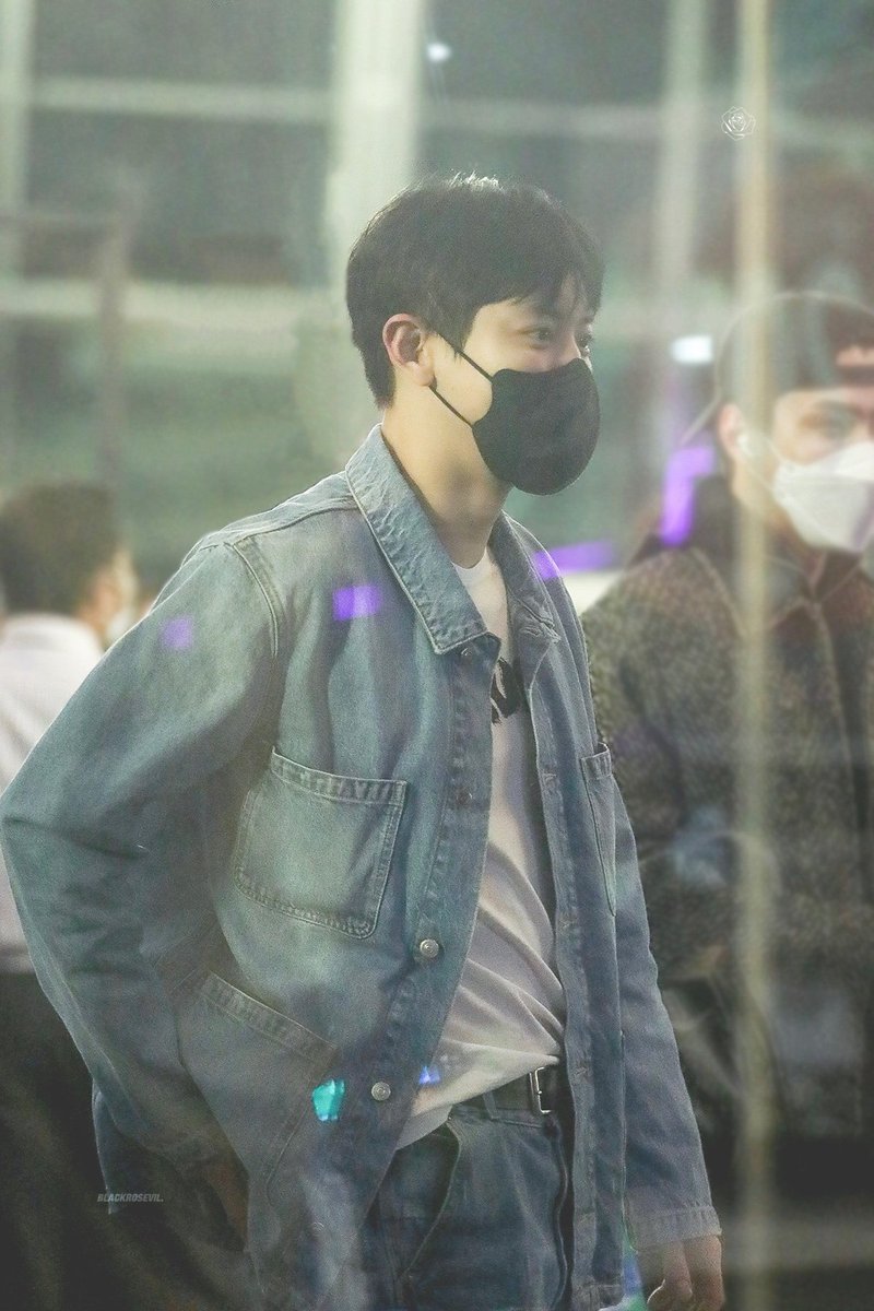 cyhourly's tweet photo. 엑소 박찬열  #CHANYEOL #찬열 #チャニョル https://t.co/NN6cHV7i12