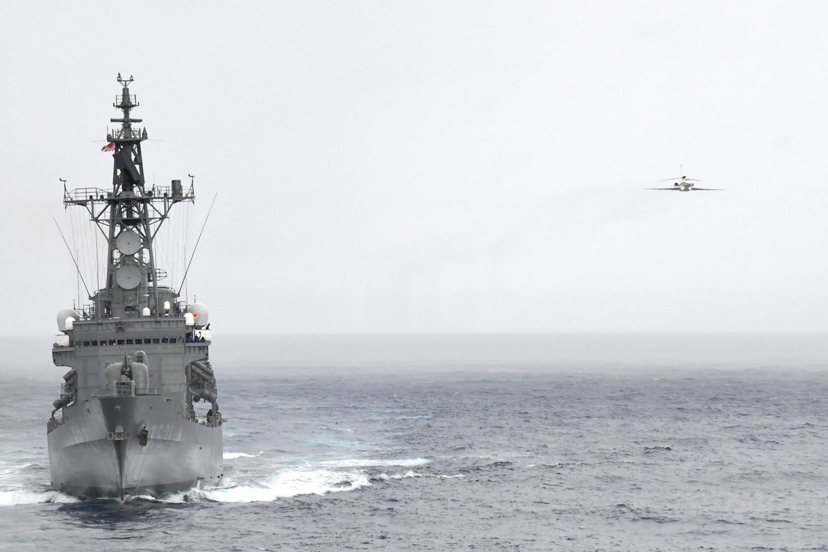 JMSDF_PAO's tweet image. 練習艦「#かしま」、「#しまかぜ」 (遠洋練習航海部隊）🇯🇵は、ダカール周辺にて #フランス海軍 哨戒機F-50🇫🇷と共同訓練を実施しました。
日本と欧州各国の連携はかつてないほど強化されており、「#自由で開かれたインド太平洋」の実現に向け、引き続き国際秩序の維持に貢献してまいります。