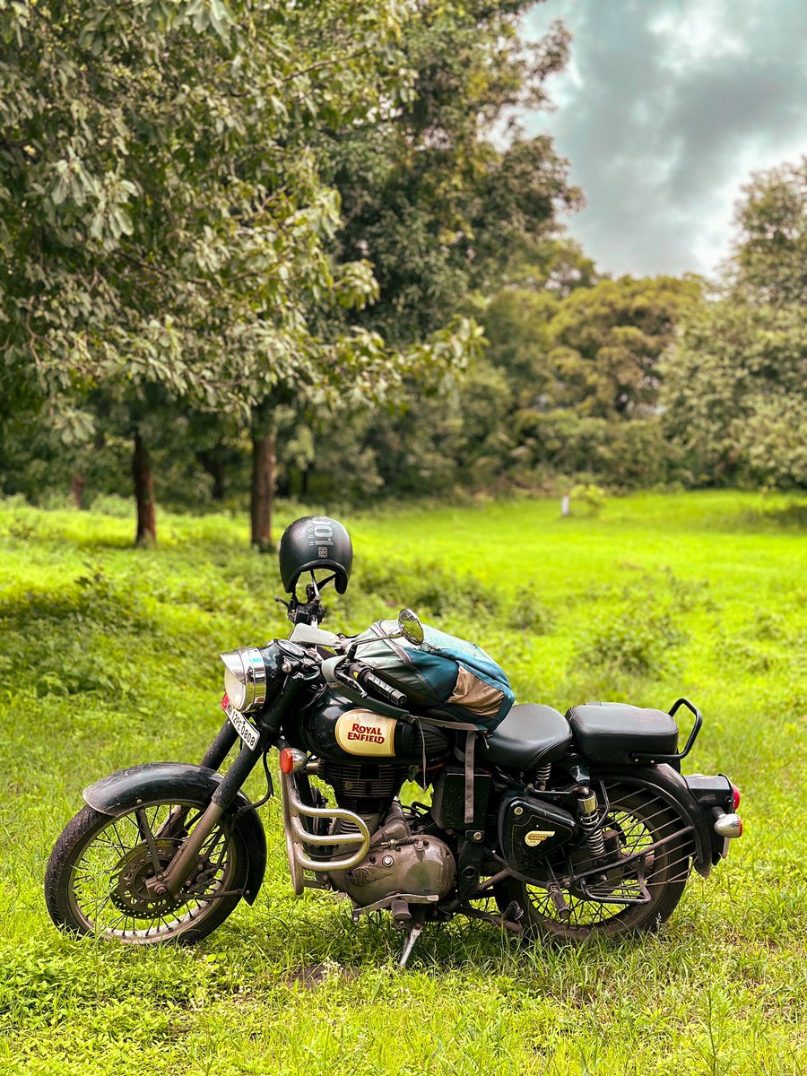 pratik_sabale's tweet photo. धक् धक् धक्...

#nature #bullet #Enfield #trek #monsoon https://t.co/zfUyLIxsi2