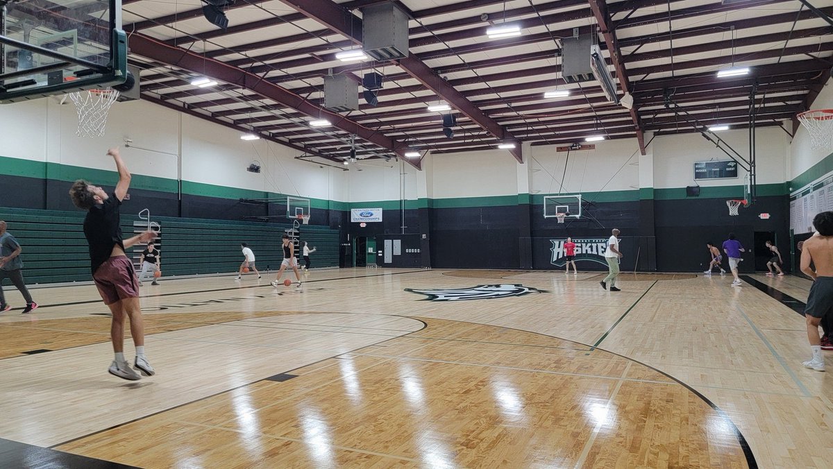 MattyK31's tweet photo. 🏀Coach Crawford and @_infinite101 back in So Cal this weekend for the Cali Live Finals. 
https://t.co/YzX5gSjWKy https://t.co/By6Wdbz2fN