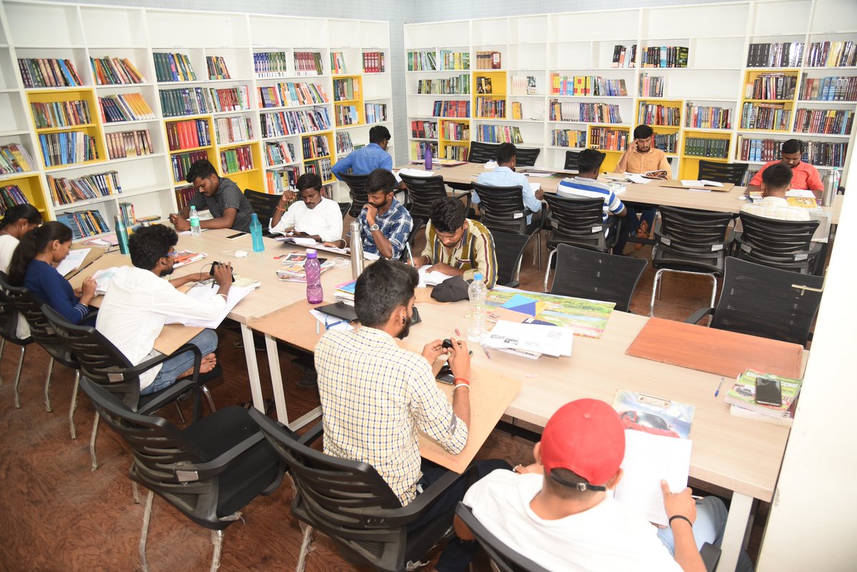 SmartCities_HUA's tweet photo. 'Explore the future of learning and innovation at @smartcitytumkur's Central Library, a hub designed for knowledge and community growth.
@MoHUA_India @PIB_MoHUA @Tokhansahu2 @DCTumakuru @ZpTumakuru @SPTumkur @VSOMANNA_BJP @Mlajyothiganesh @Tumakuruicmcc 
#SmartCitykiSmartKahaani https://t.co/r77QbbK9V4