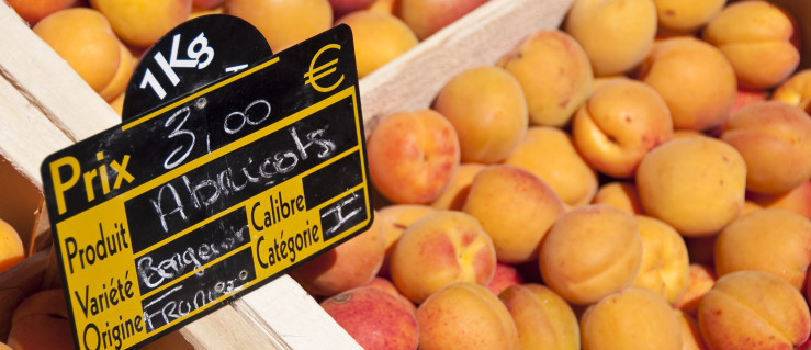 😡 L’#arnaque à la fausse origine France envahit les marchés.
Sur les étals, des commerçants transforment les #fruits et #légumes étrangers en produits français. Une entourloupe fréquente, difficile à repérer.
Notre enquête 👉 pulse.ly/aeny3aecur