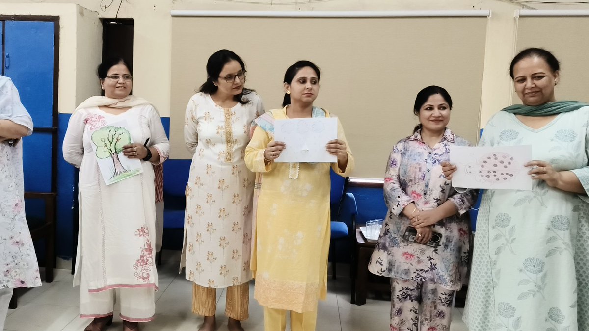 SchoolEduChd's tweet photo. #TesolDay3
#6principles
#JoyfulLearning
@TESOL_Assn
21 English teachers from @SchoolEduChd are being trained for Examplary Teaching in English
#Day3 focussed on
#Enviornment
#BetterCitizens
#SDG
@UNESCO
@EduMinOfIndia
@sanjayjavin
@ReloIndia a branch of @StateDept https://t.co/UUAPvy1AbE