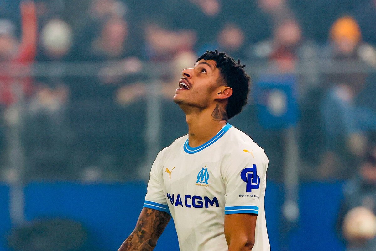 omtransferts1's tweet photo. ⚽️Sondage⚽️

L’OM doit-il garder Luis Henrique ?

❤️ : Oui
🔁 : Non

#TeamOM https://t.co/88DFw7z1bx