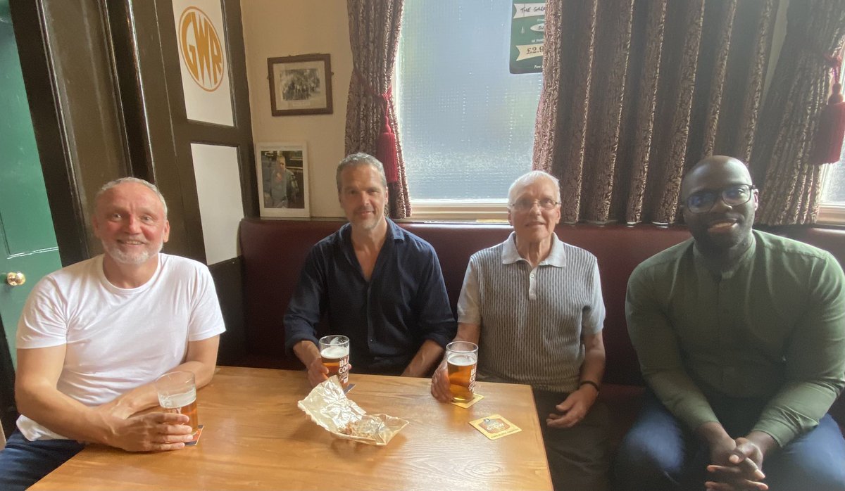 Roy_Leighton's tweet photo. My last night in my home town of Wolverhampton, where I’ve been delivering workshops exploring the power of #oracy to support peace education &amp; community engagement, was spent @g8western_pub having a beer with my engineer turned poet Uncle, my cousin &amp; bestie Matthew Gordon. https://t.co/3pwSJWIdSb