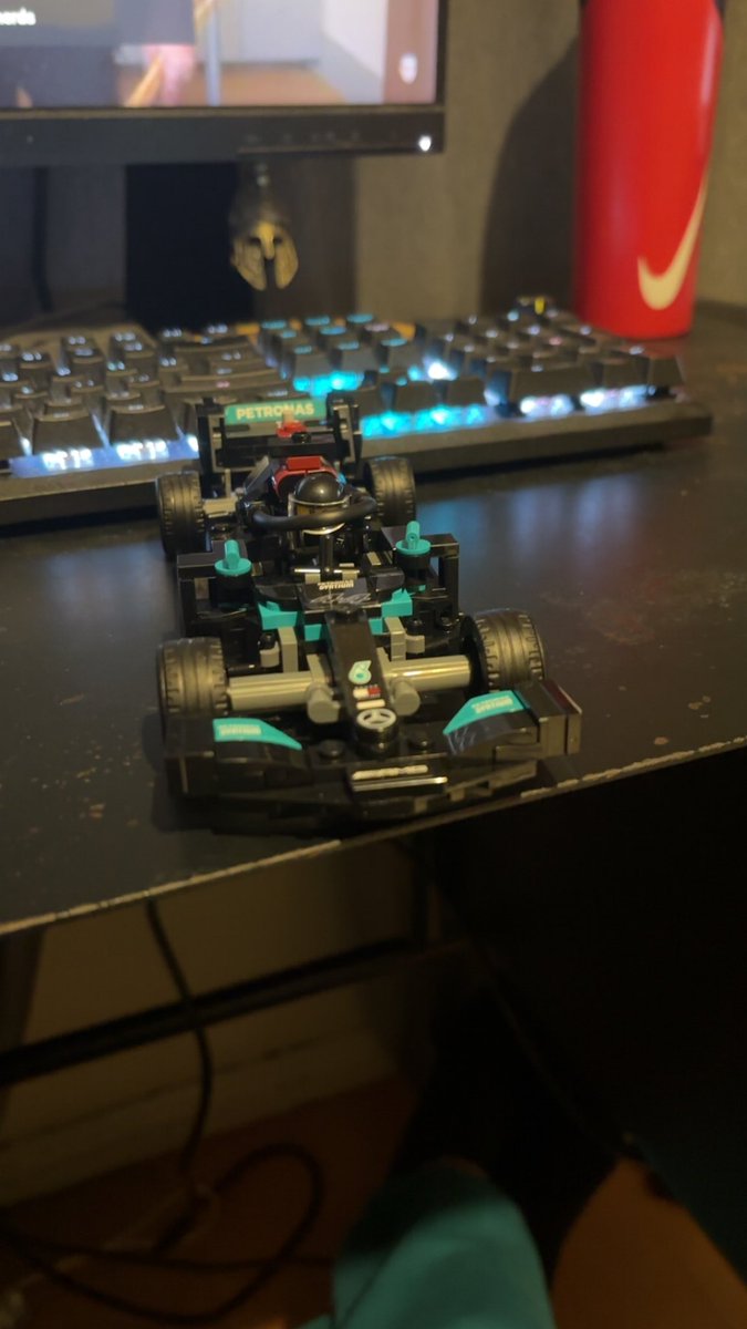 Yohanlol10's tweet photo. @Matthew_Ruff45 That’s nice n all anyways here is the Lego merc f1 car i recently built https://t.co/uP9zQV4VmT