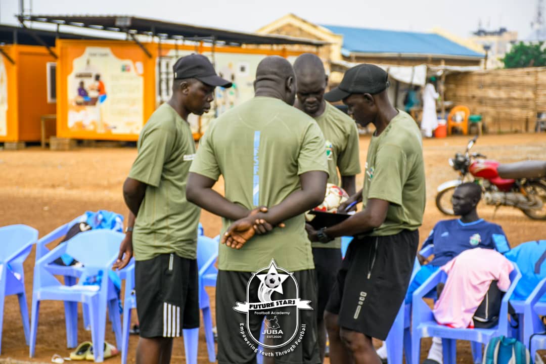 Our coaches before the kickoff organised a planning session. 

#FutureStars #Coaches #SSOX