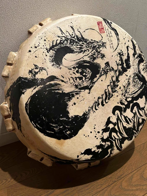ご依頼作品・龍。  転輪太鼓 獅闘 ~SEED~さんより、 役目を終えた和太鼓の革をお借りし制作しました。