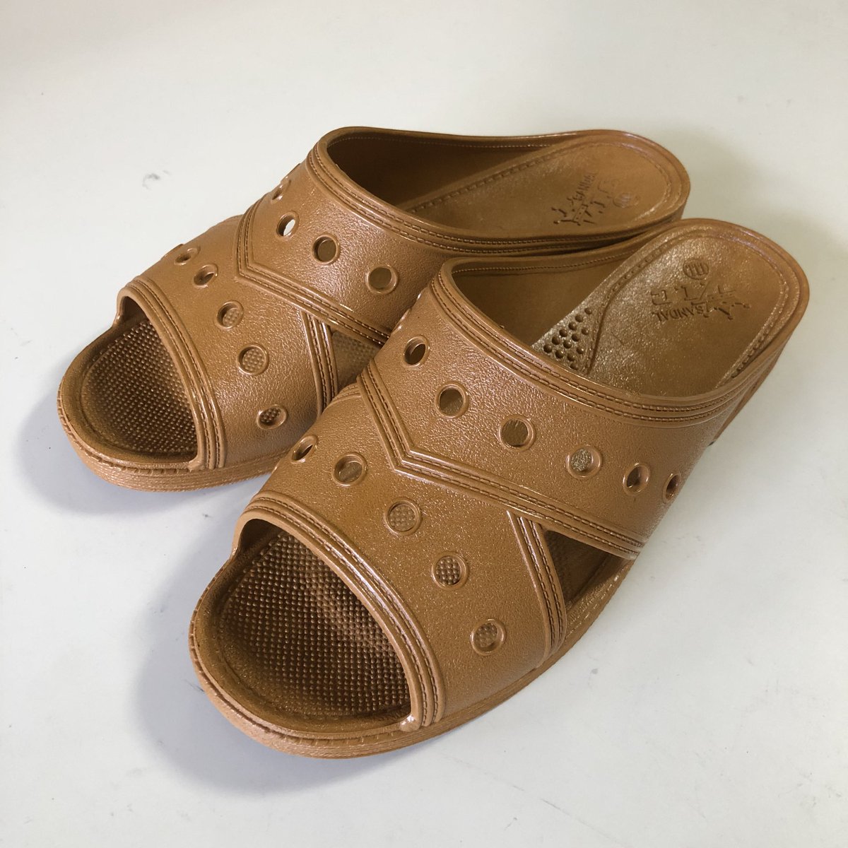 先ほど確定しましたが、VIC No.510(ダンヒル )のゴールデンロッド（金