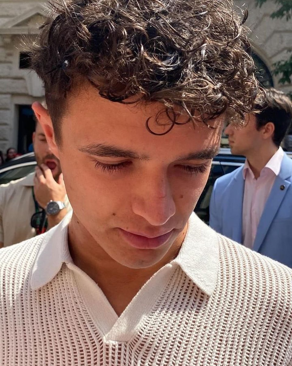 gorgeous breathtaking flawless glowing surreal ravishing elegant ethereal lovely stunning